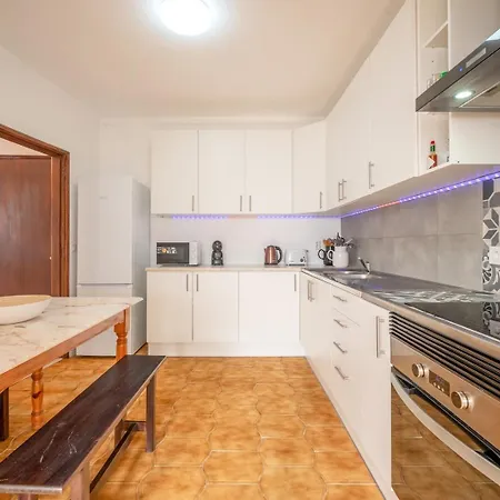 Guestready - Serene Escape Close To Aroeira Gasthuis