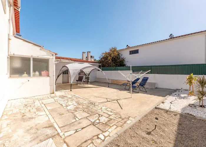 Guestready - Serene Escape Close To Aroeira Gasthuis 3*